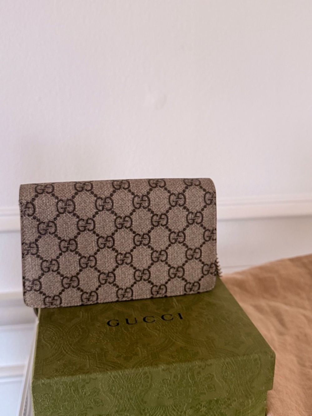 Gucci Dionysus GG Supreme Mini Chain Crossbody Bag w/ Box & Dust Bag - Picture 3 of 4